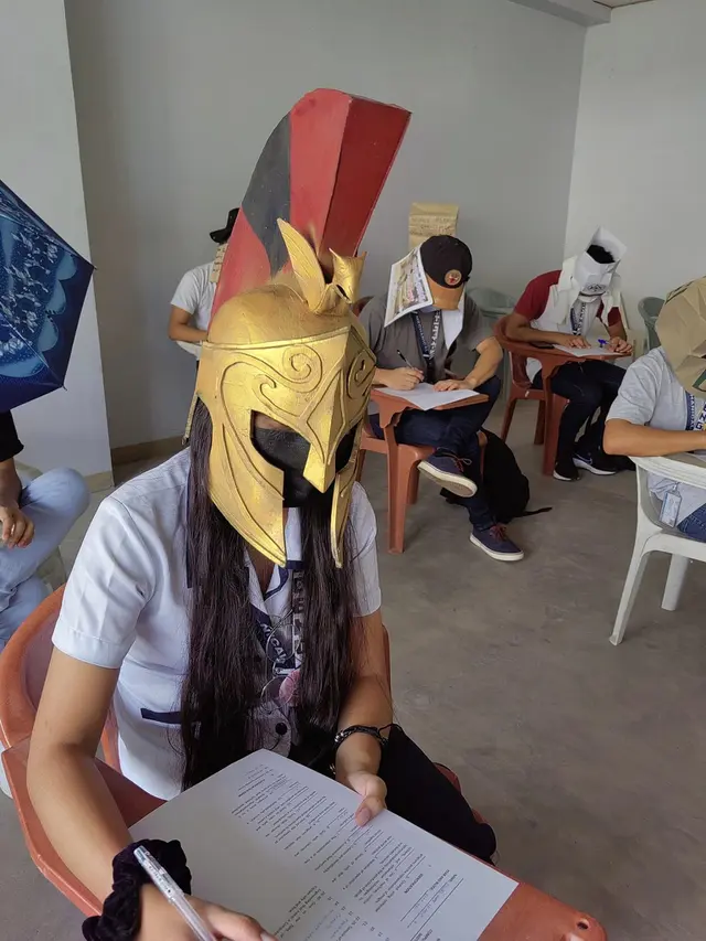 7 Potret Topi Anti Nyontek Mahasiwa Fillipina Ini Keren, Ada Karakter Anime