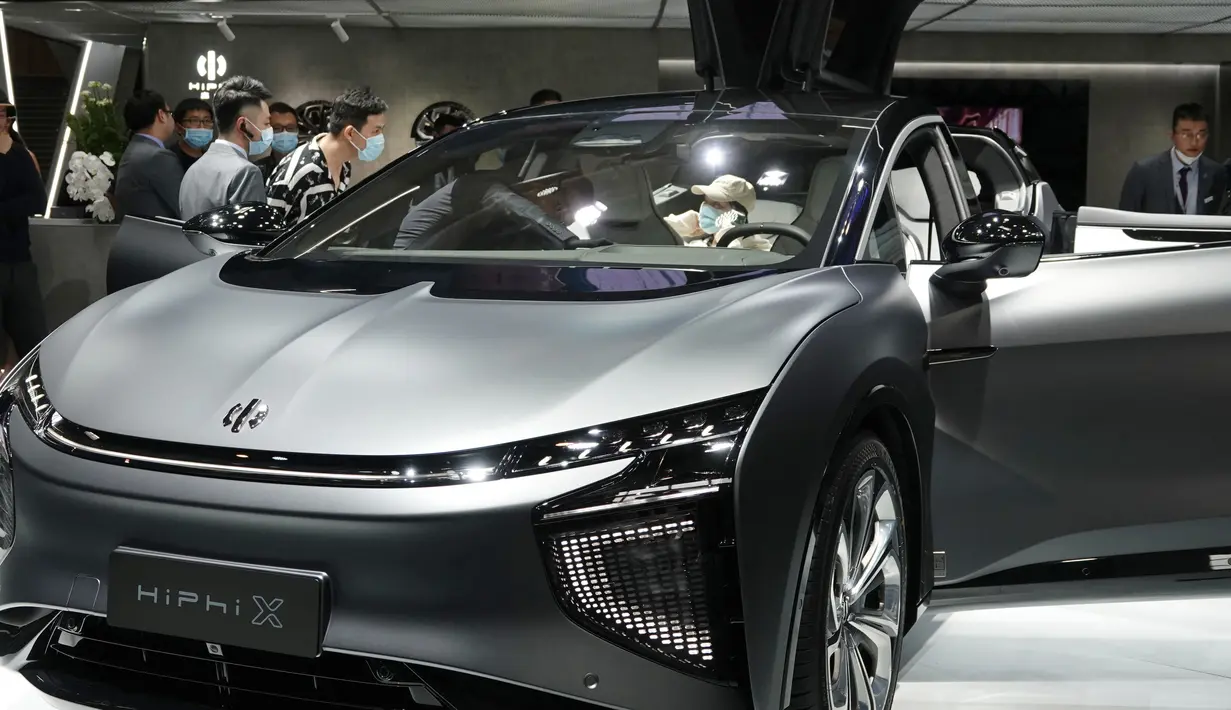 Kendaraan energi baru dari HiPhi dipamerkan dalam Pameran Otomotif Internasional Beijing 2020 di Beijing, China, 29 September 2020. Sebanyak 785 mobil tahun ini ditampilkan di Pameran Otomotif Internasional Beijing atau Auto China 2020. (Xinhua/Ding Hongfa)