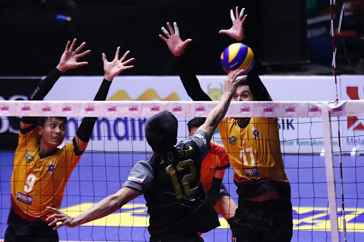 Surabaya Bhayangkara Samator Vs Jakarta Garuda