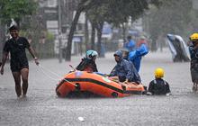 FOTO: Banjir Rendam Legian Kuta dan Seminyak Setelah Hujan Berkepanjangan