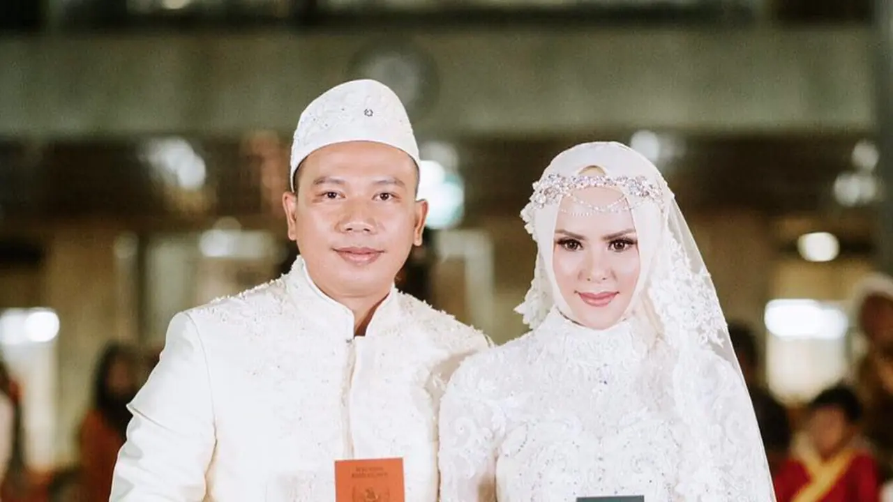 [Bintang] Vicky Prasetyo dan Angel Lelga