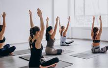 7 Gerakan Yoga yang Bisa Dilakukan Pagi Hari untuk Meredakan Stres dan Kecemasan