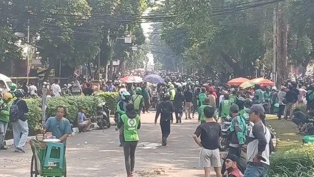 Massa Ojol Menuju Mako Brimob Kwitang