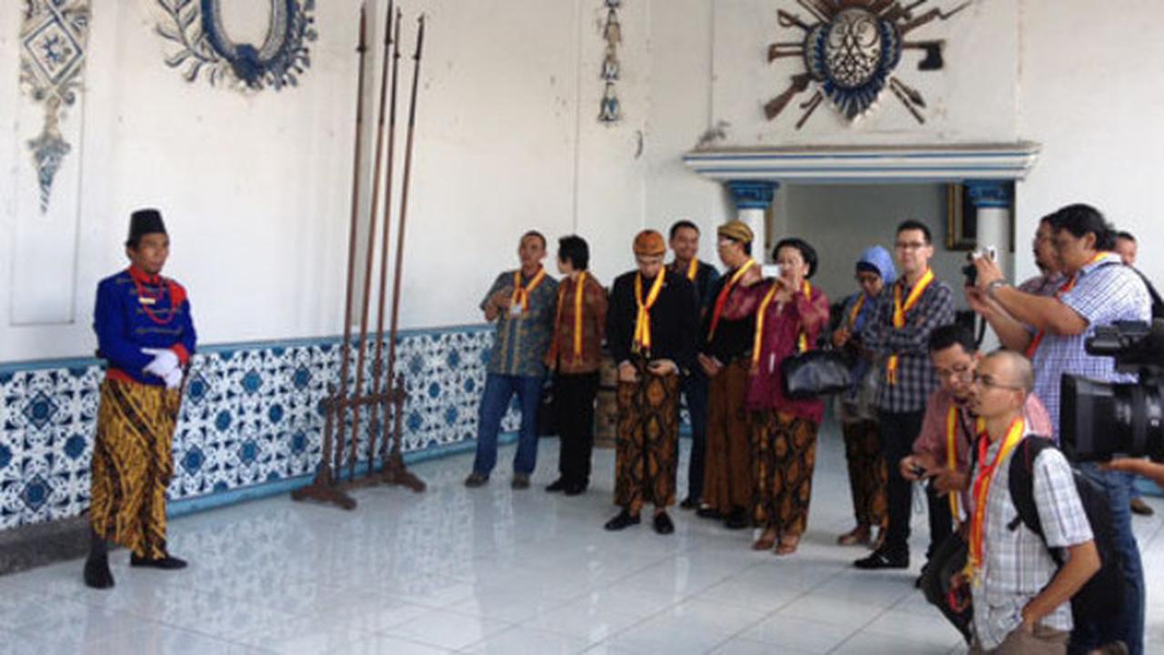 GM Kunjung ke Keraton Kidul Surakarta