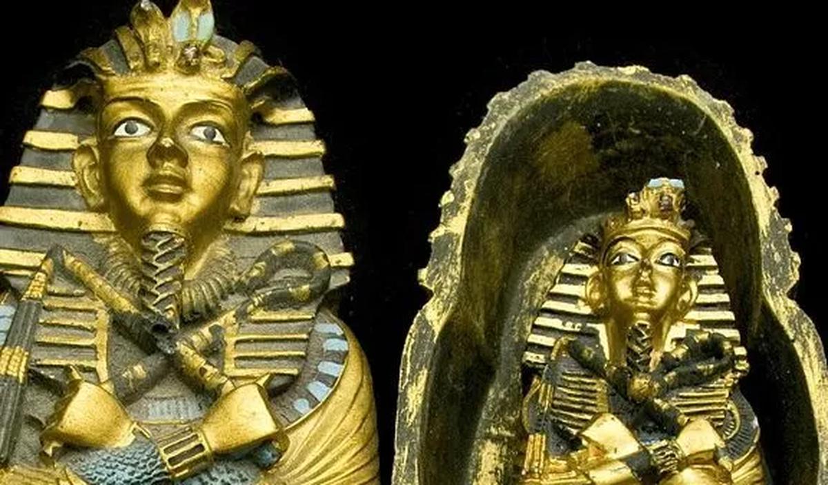 Amarna adalah kota yang singkat masa eksistensinya di tepi timur Sungai Nil, sekitar di tengah-tengah antara kota-kota Kairo dan Luxor (Thebes kuno).&nbsp;