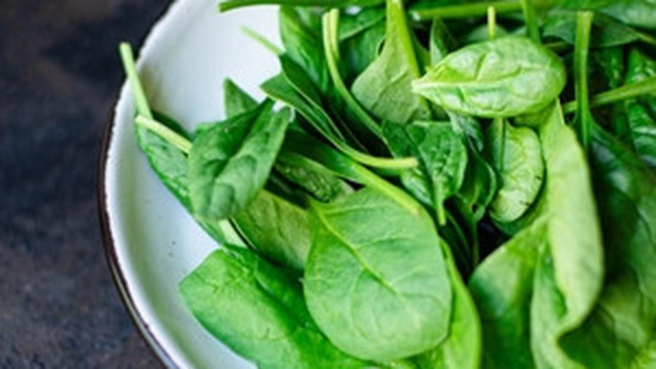 Sayur Bayam Tidak Boleh Dipanaskan? Ini Fakta yang Perlu Kamu Tahu