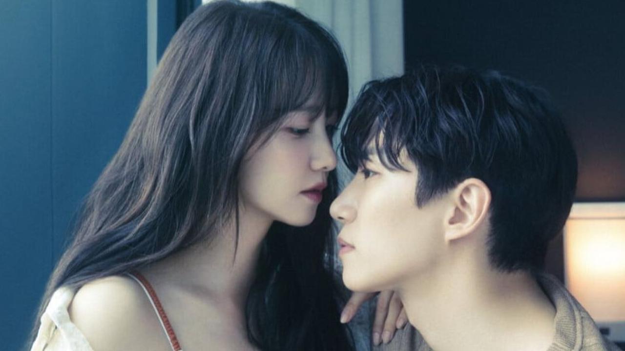 Namun sayangnya, berita bahagia ini dibantah oleh agensi YoonA dan Junho. Banyak yang mengatakan bahwa mereka cinlok karena beberapa kali dipasangkan dalam sebuah acara, hingga akhirnya menerima proyek drama King The Land.