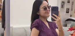 Amanda Manopo Jelang Natal Kenakan Head To Toe Serba Ungu. [@amandamanopo]