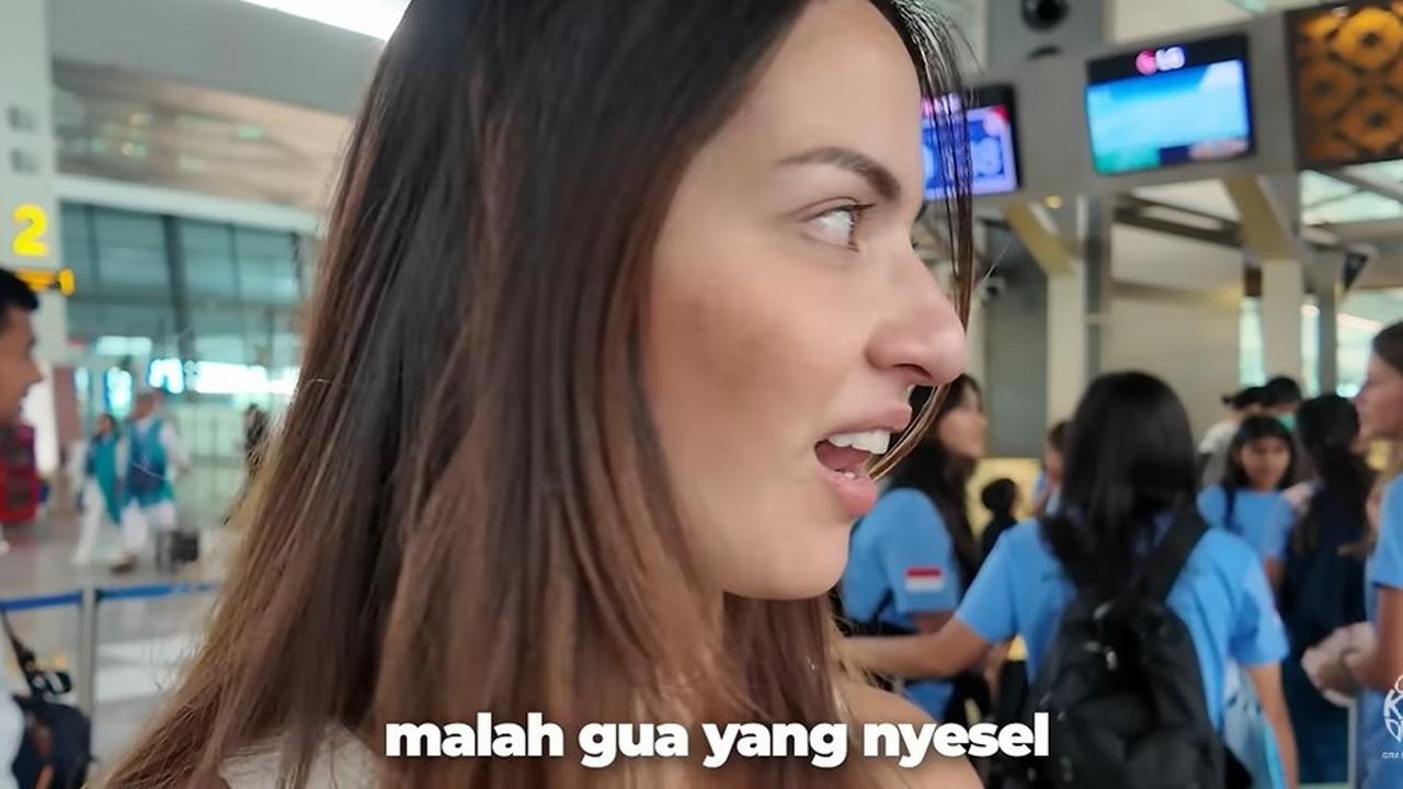 7 Potret Nia Ramadhani Mewek Lepas Mikha ke UK, Nyesel Dorong Anak Lakukan Ini