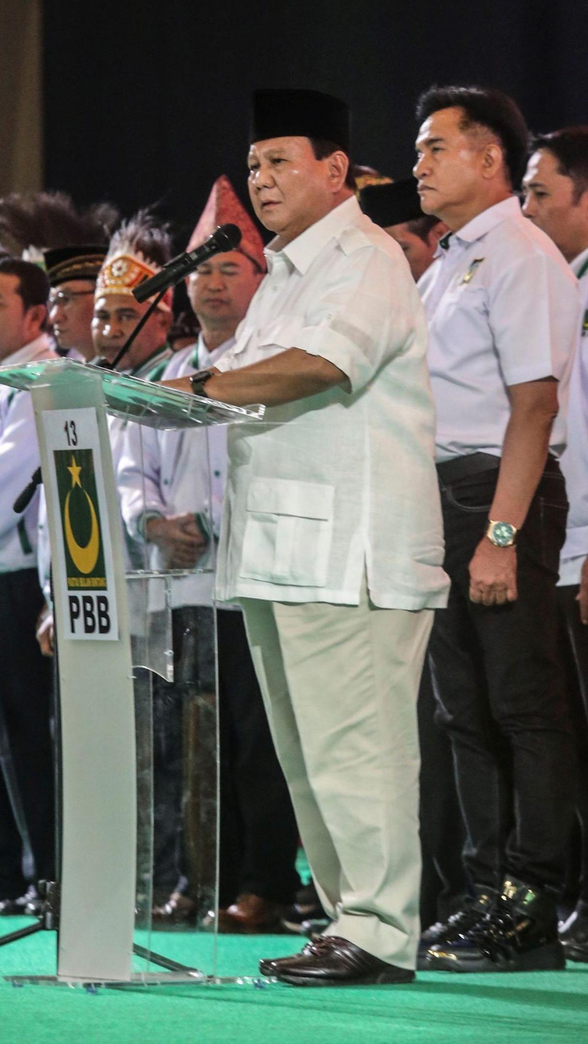 Dukungan tersebut tertuang dalam Surat Keputusan (SK) pencapresan Prabowo yang dibacakan Sekjen PBB Afriansyah Ferry Noor.
( merdeka.com/Arie Basuki )
