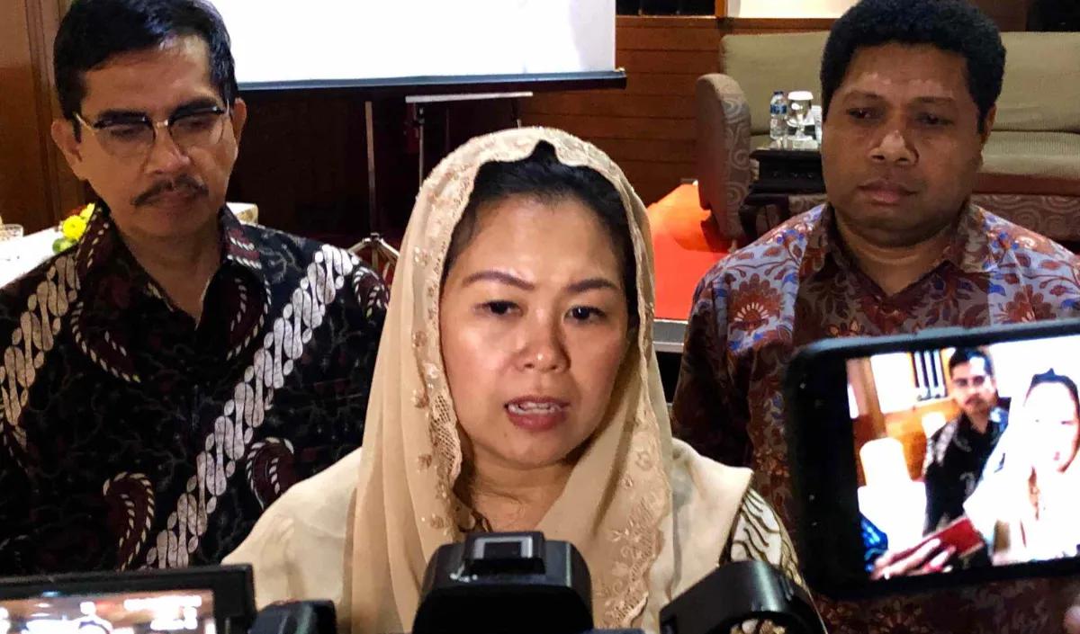 Yenny Wahid menegaskan, barisan kader Gus Dur akan siap bekerja secara maksimal untuk meraih suara utamanya di Jawa Timur, terhadap capres-cawapres yang nantinya didukung.<br>