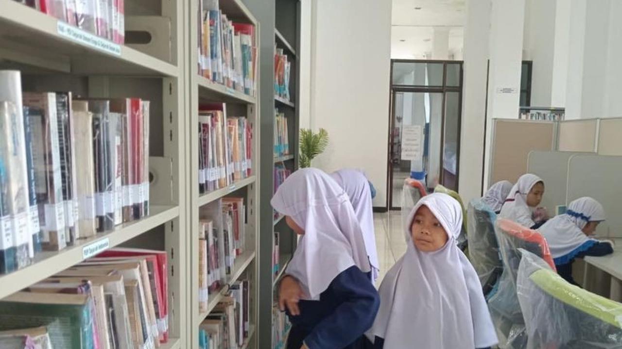 Perpustakaan Era Digital: Transformasi Literasi dan Tantangan Budaya Membaca Bangsa