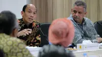 Menteri Energi dan Sumber Daya Mineral Archandra Tahar menggelar kunjungan pertamanya usai terpilih ke kantor Pusat PT PLN ( Persero ) di Jakarta pada Sabtu, 6 Agustus 2016 ini.