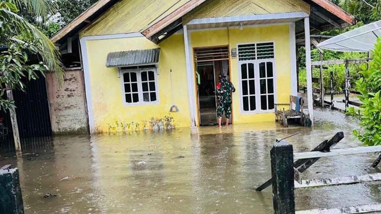 BPBD Simeulue Kerahkan Personel Bantu Warga Terdampak Banjir, Waspada Cuaca Ekstrem