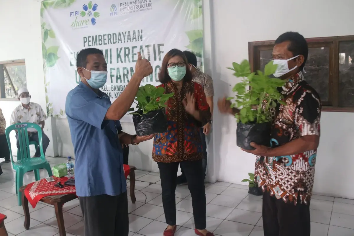 Pemberdayaan Ekonomi Kreatif Urban Farming untuk Warga Jawa Tengah oleh PT PII
