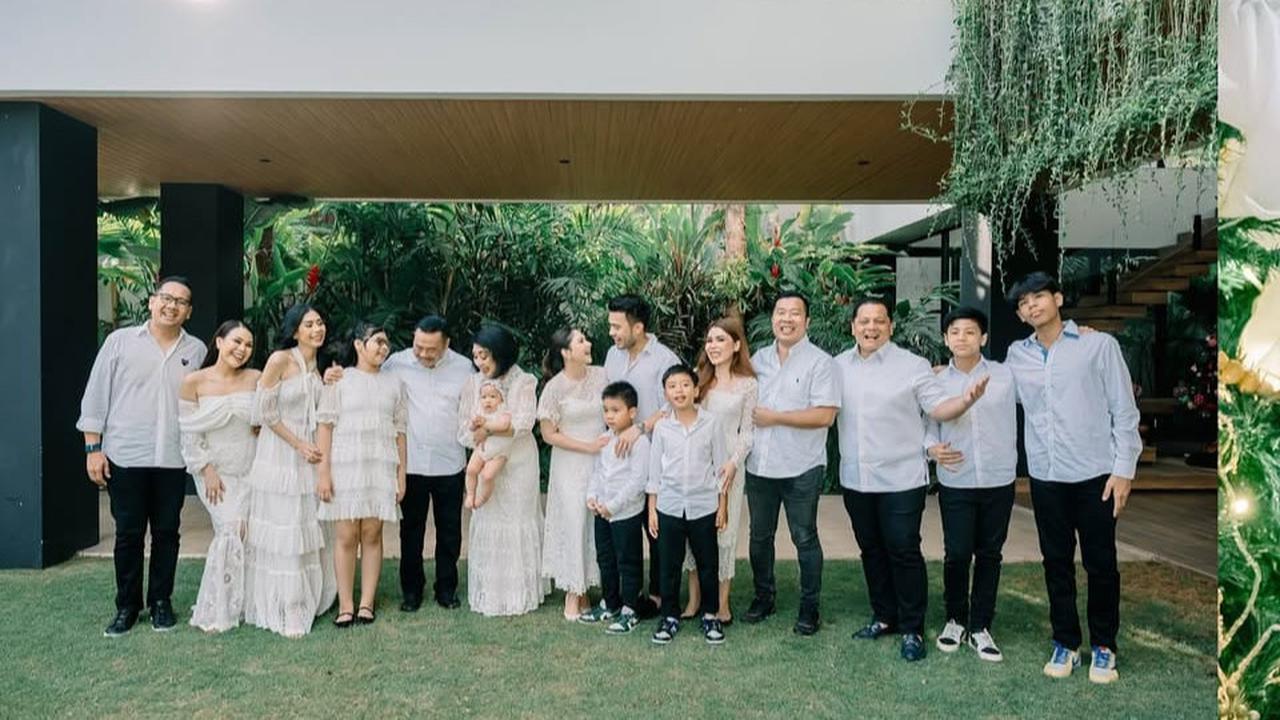 Momen Jessica Mila Rayakan Natal Bersama Keluarga Otto Hasibuan di Villa Mewah, Potret Baby Kyarra Jadi Sorotan