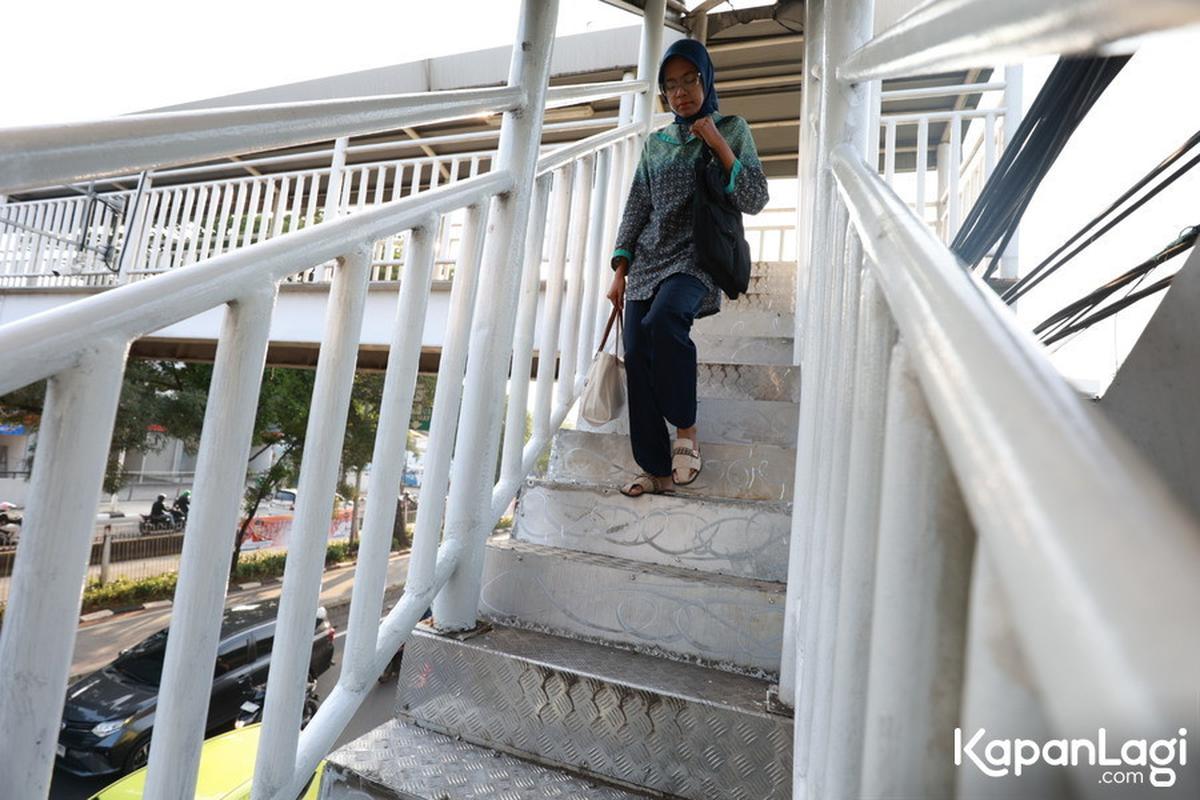 Potret Jembatan Penyebrangan Daan Mogot yang Tangganya Dicuri Kini Sudah Diperbaiki, Sudah Aman Digunakan