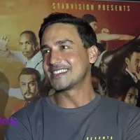 Sempat ada beberapa kecelakaan kecil dalam sebuah adegan action, tidak membuat Hamish Daud kapok bermain di film action lagi.