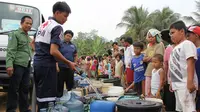 Kita hidup di dunia ini tidaklah sendiri kita membutuhkan orang lain untuk tetap bisa bertahan hidup