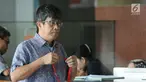 Direktur Utama PT Quadra Solution, Anang Sugiana Sudihardjo tiba untuk menjalani pemeriksaan di Gedung KPK, Jakarta, Senin (6/11). Anang diperiksa sebagai tersangka kasus dugaan korupsi proyek e-KTP. (Liputan6.com/Helmi Fithriansyah)