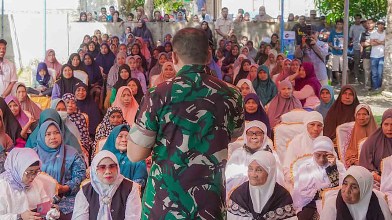 FOTO: Pangdam Pattimura Turun Tangan Redam Konflik Warga di Halmahera Tengah