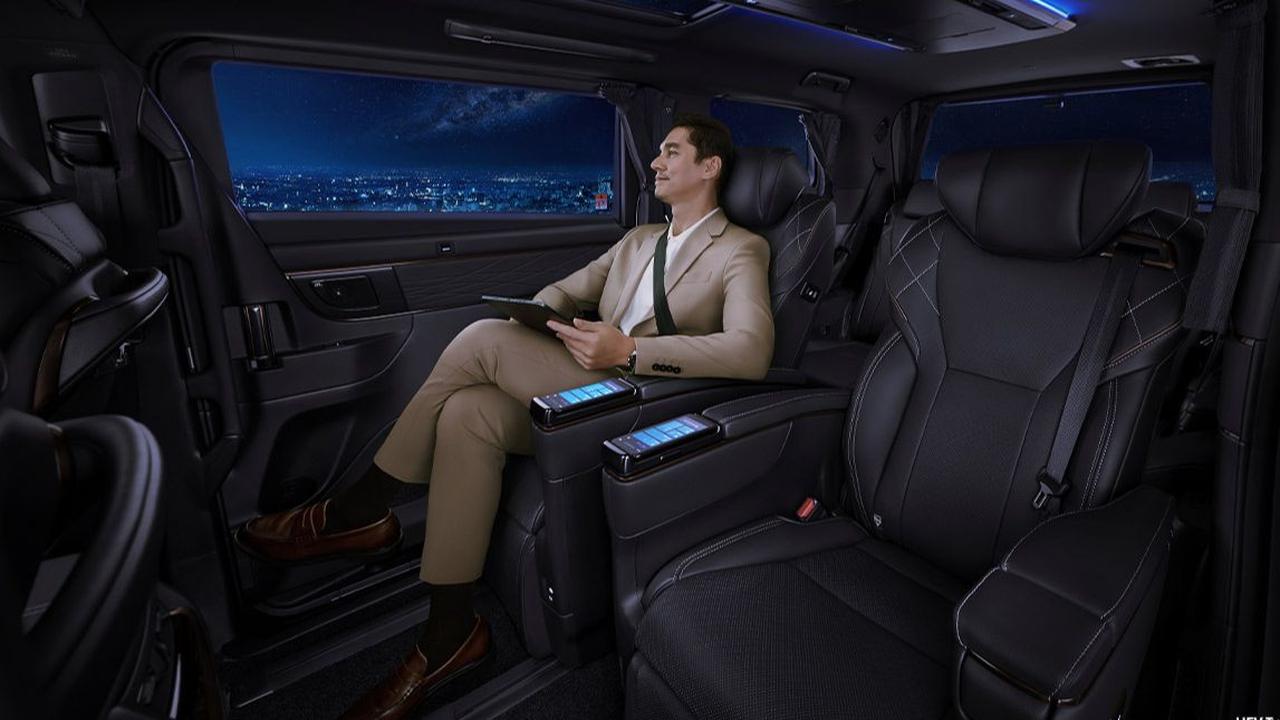 Fitur-fitur pada Mobil Toyota Alphard Hybrid<br>