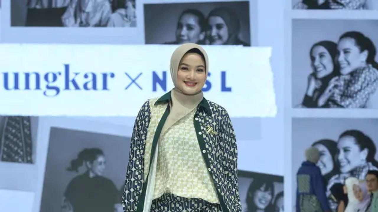 6 Pesona Titi Kamal dan Nabila Syakieb Pakai Berhijab dalam Koleksi Terbaru Zaskia Sungkar di JFW 2025