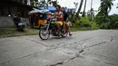 Warga masih mengkhawatirkan akan adanya gempa susulan yang masih mungkin terjadi. (Jam STA ROSA/AFP)