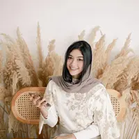 Kaesang dikabarkan dekat dengan Puteri Indonesia DIY 2022. (Sumber: Instagram/erinagudono)