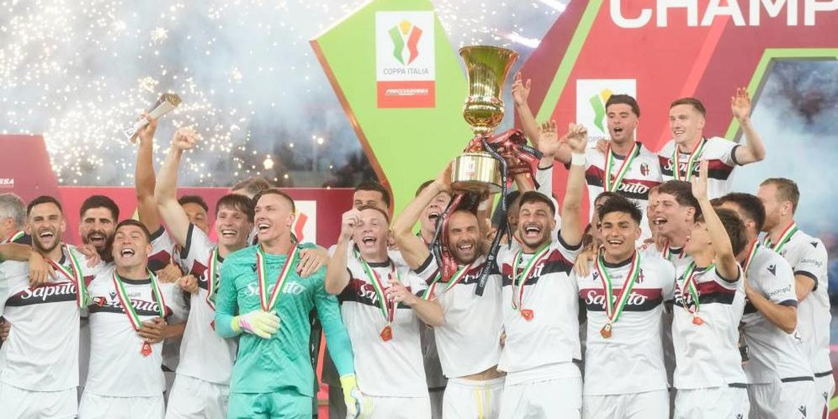 Puasa Gelar Berakhir! Klub-klub dan Pemain Ini Akhirnya Angkat Trofi di Musim 2024/2025