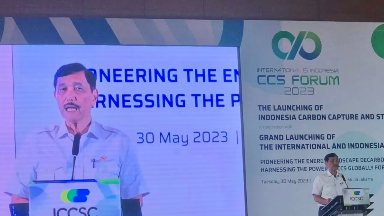 Menko Bidang Kemaritiman dan Investasi, Luhut Binsar Pandjaitan mendukung Indonesia Carbon Capture and Storage Center (ICCSC).