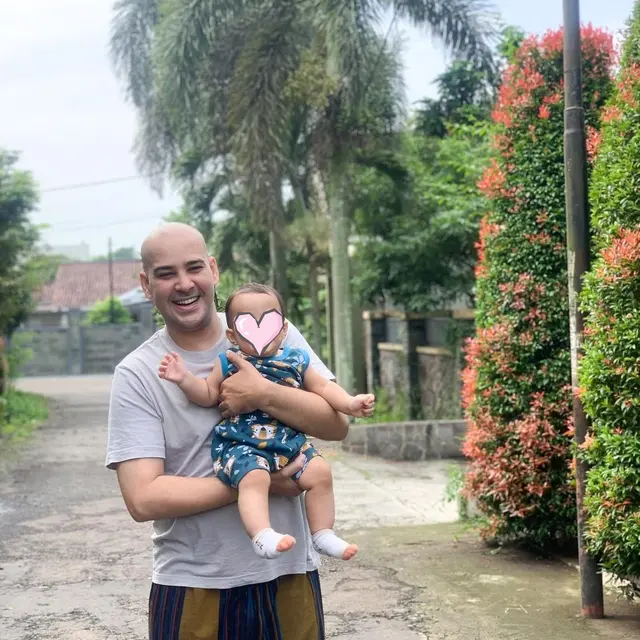 Vakum dari Dunia Hiburan Sejak 2018, Ini 6 Potret Terbaru Aktor Riza Shahab