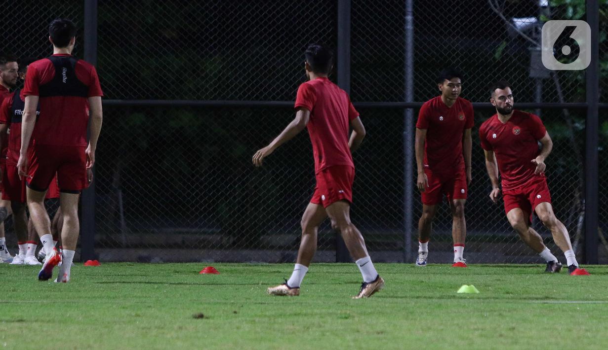 PSSI memastikan arena berkapasitas 30 ribu penonton itu aman digelar melaksanakan kedua laga.  (Liputan6.com/Herman Zakharia)