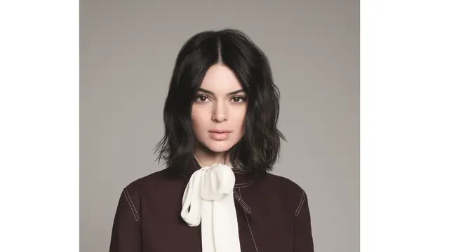 Gaya fashion Kendall Jenner