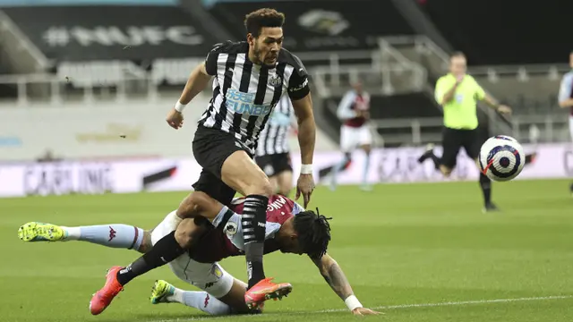 FOTO: 2 Gol di Penghujung Laga Warnai Hasil Imbang 1-1 Newcastle United saat Menjamu Aston Villa - Joelinton; Tyrone Mings