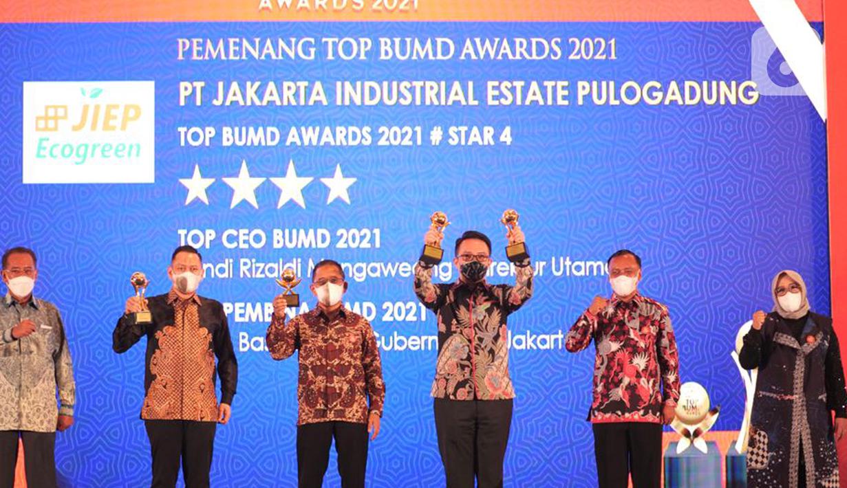 TOP BUMD Award 2021 menjadi motivasi JIEP mulai dari komisaris, direksi, serta karyawan untuk dapat bekerja lebih giat agar terus memberikan kontribusi terbaiknya untuk laju pertumbuhan ekonomi bangsa dan negara melalui pengembangan sektor kawasan industri di masa pandemi. (Liputan6.com/HO/Iqbal)