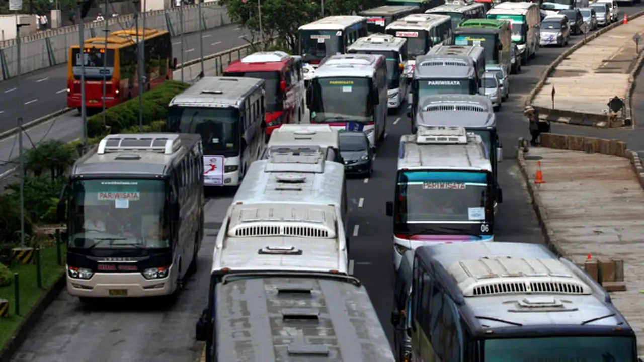 Aksi Peringati Hari Buruh