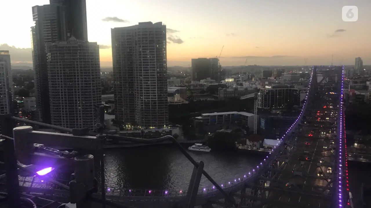 Story Bridge Adventure