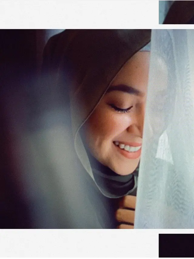 6 Gaya Aryani Fitriana Jalani Pemotretan Virtual, Cantik Memesona
