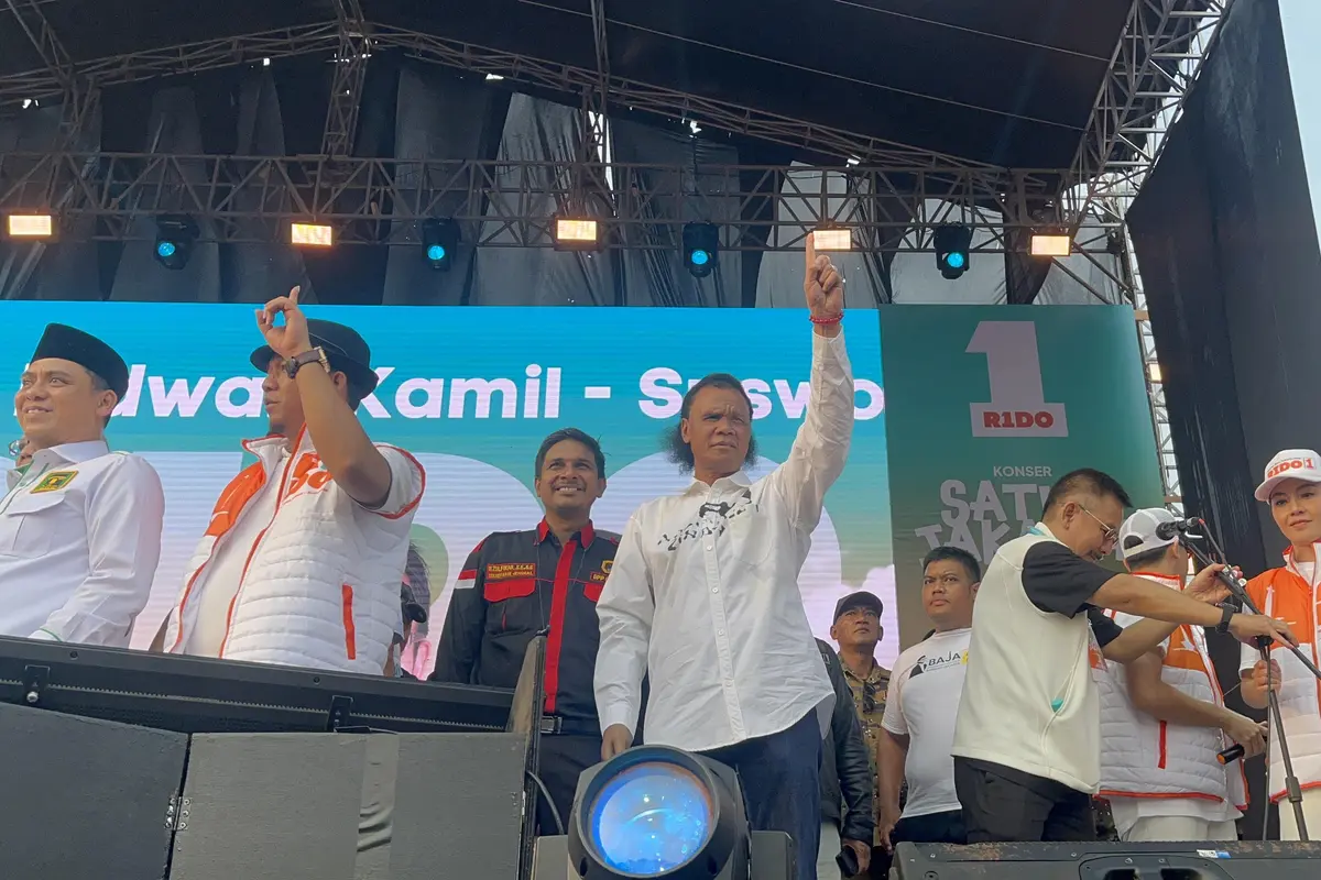 Ketua Umum Organisasi masyarakat (ormas) Gerakan Rakyat Indonesia Bersatu (GRIB), Hercules Rosario, hadir dalam kampanye akbar Cagub-Cawagub Jakarta nomor urut 1 Ridwan Kamil-Suswono.