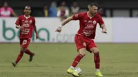 Striker Persija Jakarta, Marko Simic, saat melawan PSIS Semarang pada laga Liga 1 di Stadion Patriot, Bekasi, Minggu (15/9). Persija menang 2-1 atas PSIS. (Bola.com/M Iqbal Ichsan)