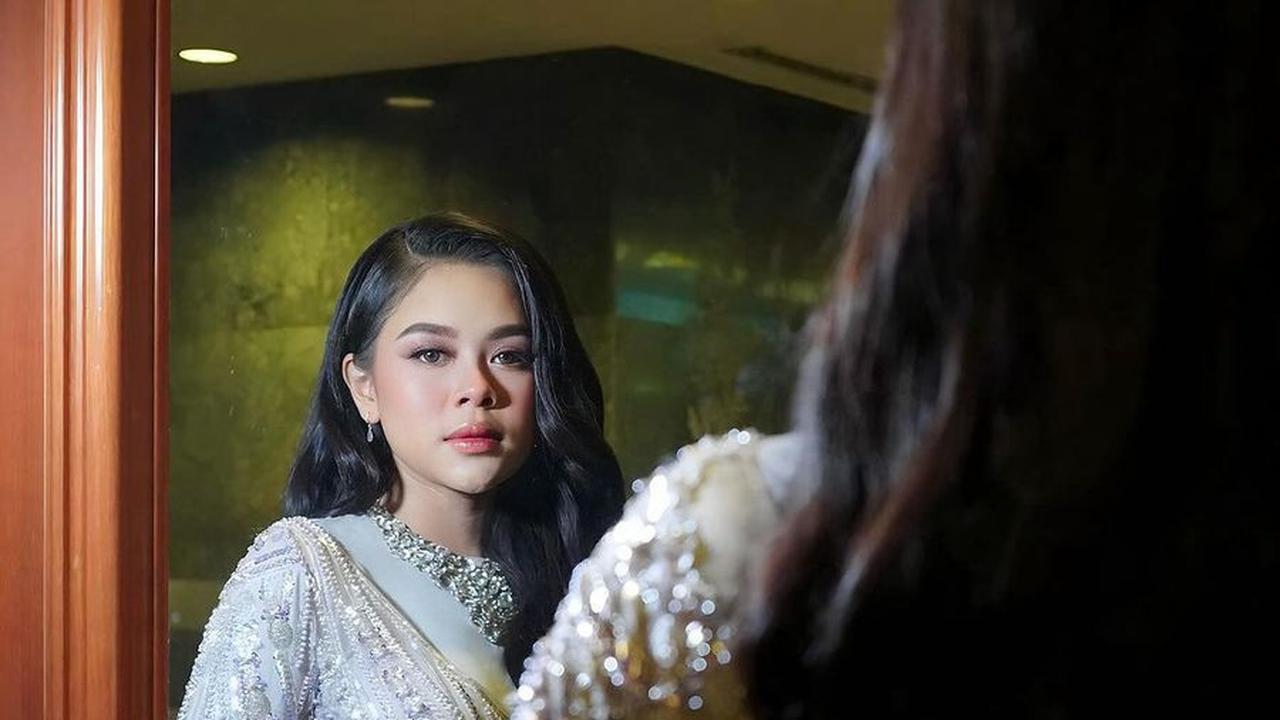 Sering Tampil Dengan Kebaya