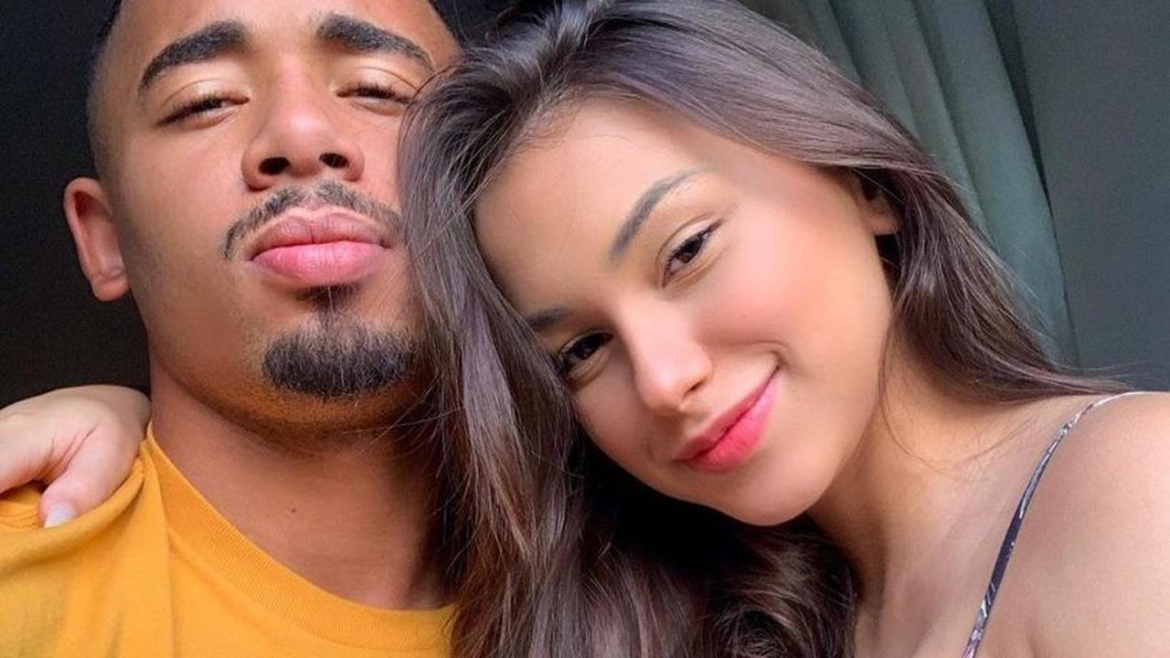 Striker Manchester City, Gabriel Jesus bersama kekasih barunya, Fernanda Queiroz