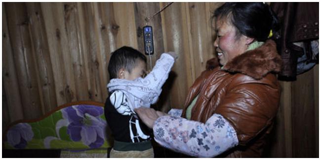 Yang Mingyi bersiap pergi menjumpai orang tua tercinta. | Foto: copyright english.sina.com