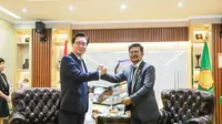 Mentan SYL bersama Menteri Pertanian Pangan dan Desa Korea Selatan, Chung Hwang Keun. (Foto: Istimewa)