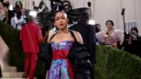 Tampilan Naomi Osaka Berbalut Busana Louis Vuitton di Met Gala 2021