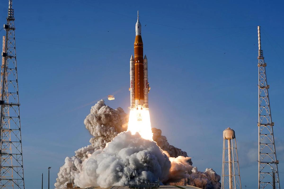 FOTO: Artemis II Bawa Manusia Kembali Mengelilingi Bulan Setelah 50 Tahun