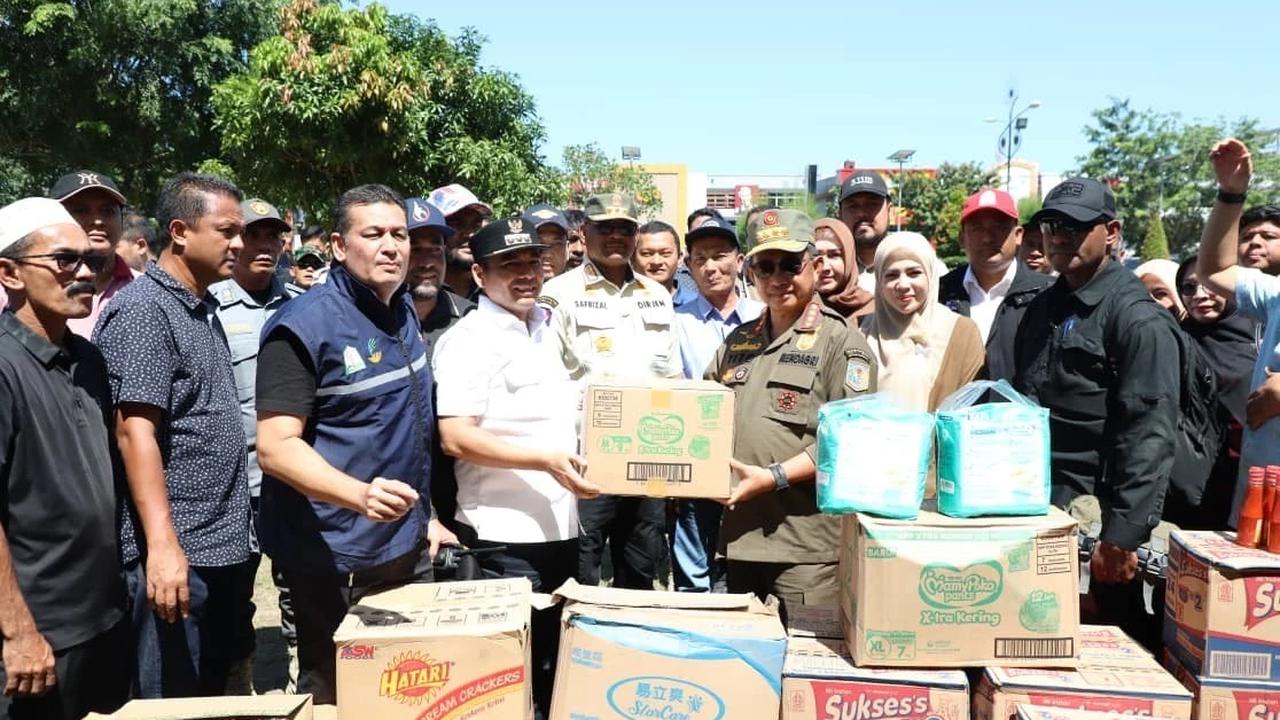 Mendagri Tito Karnavian meninjau lokasi bencana banjir di Kota Lhokseumawe, Aceh