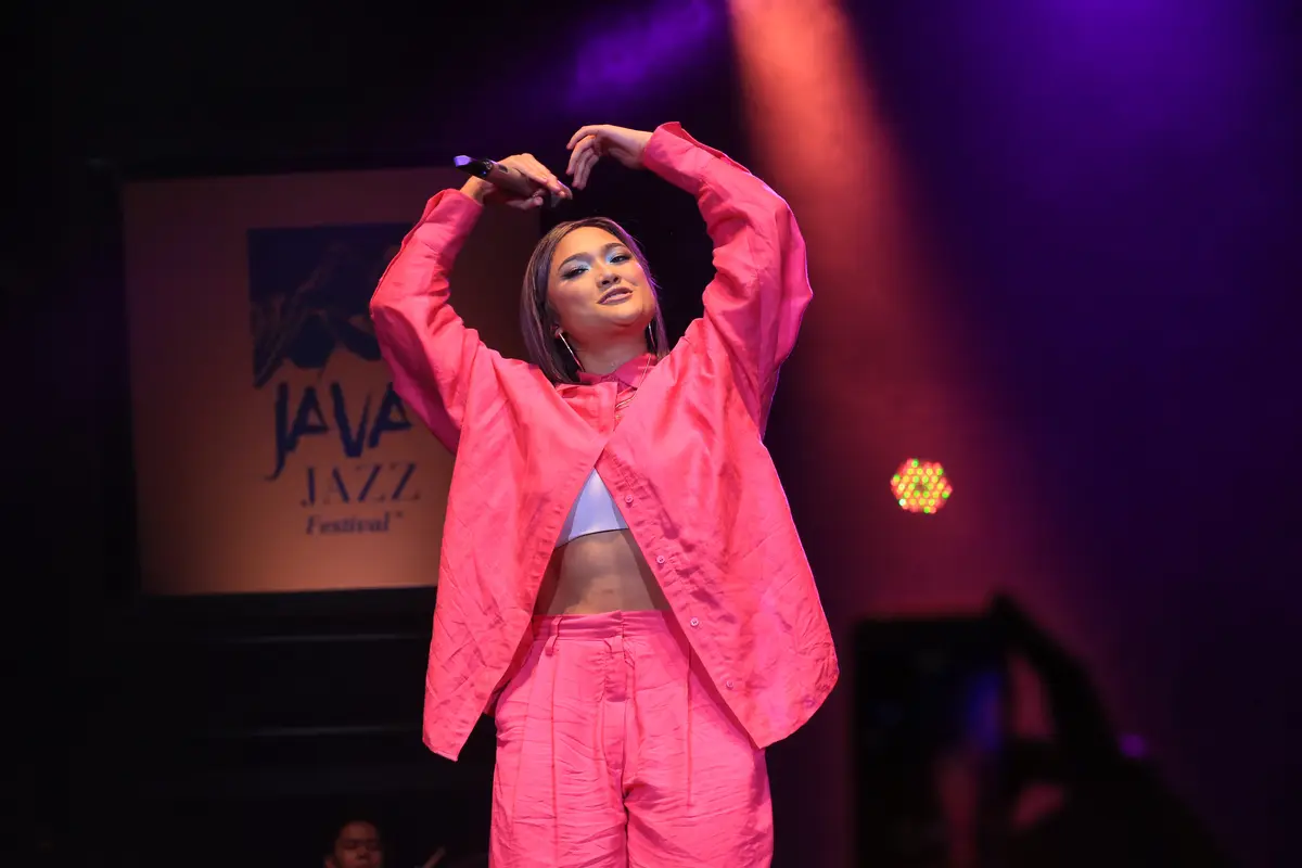 [Fimela] Marion Jola feat Dira Sugandi Java Jazz 2020