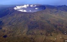 Dihantui Cuaca Ekstrem, Jalur Pendakian Gunung Tambora Masih Ditutup